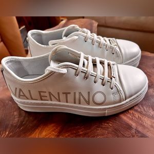 Valentino sneakers 39